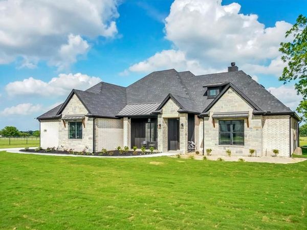 1000 henry way Road, Springtown, TX 76082