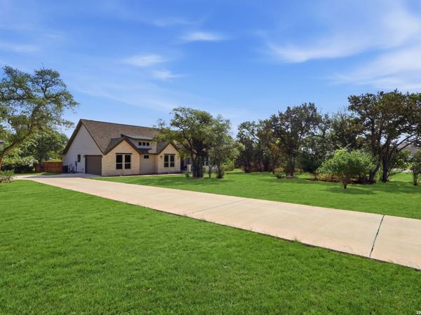860 Rayner Ranch, Spring Branch, TX 78070