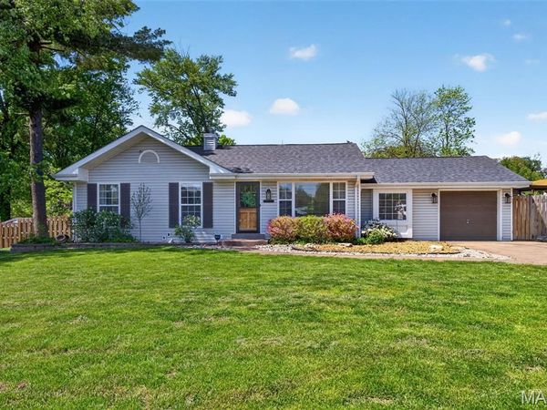 247 Old Ballwin Road, Ballwin, MO 63021