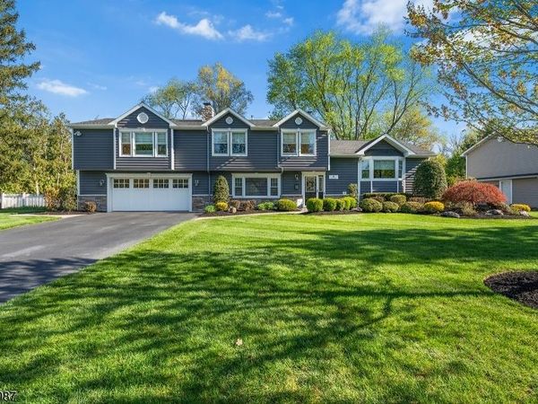 47 Colfax Dr, Pequannock, NJ 07440
