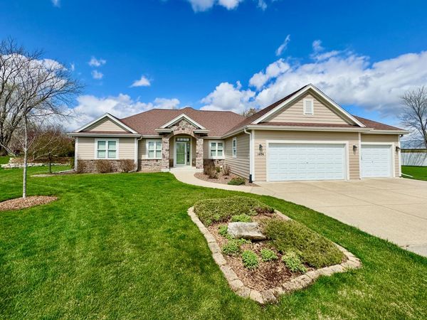 1404 Whitetail Run, Mukwonago, WI 53149