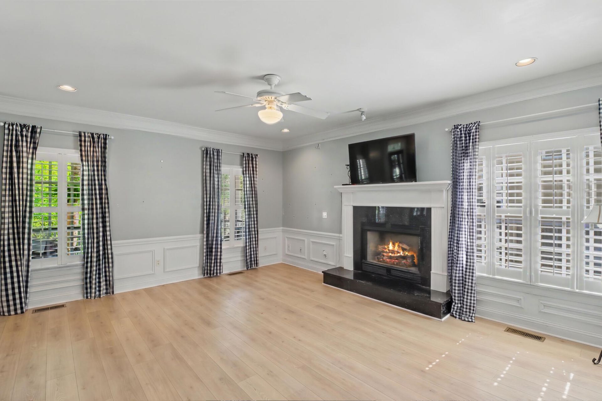 1984 N Creek Drive Photo 10