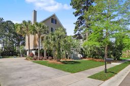 1984 N Creek Drive photo 4