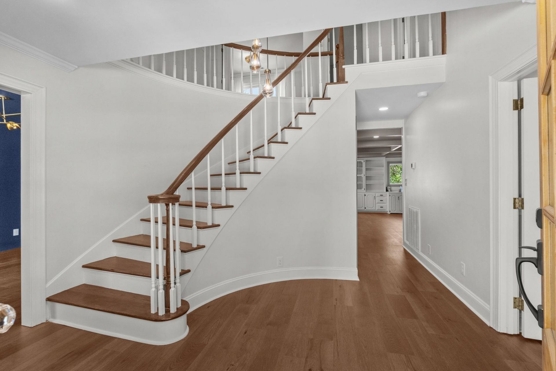 5704 Woodside Ave.  Photo 13