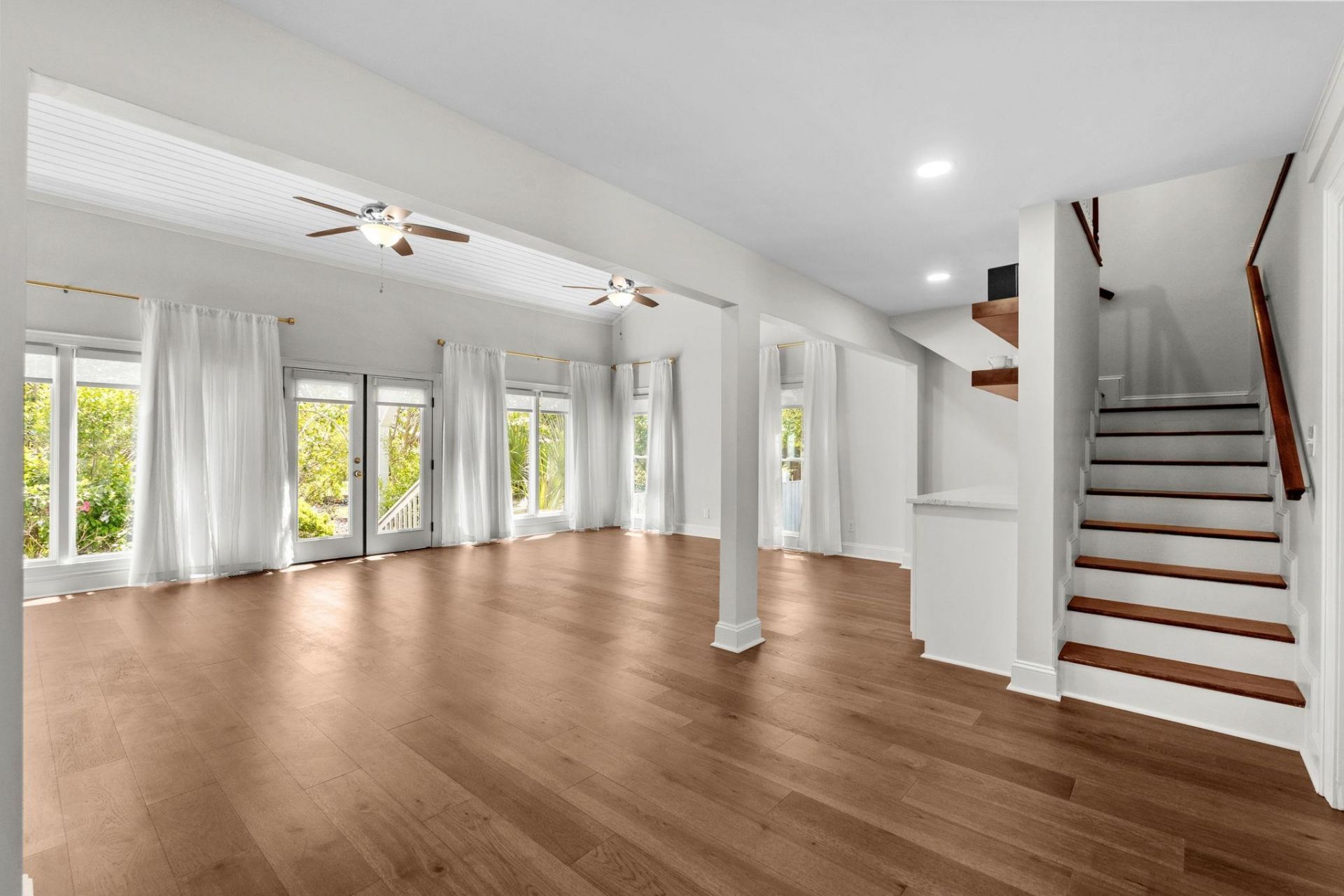 5704 Woodside Ave.  Photo 37