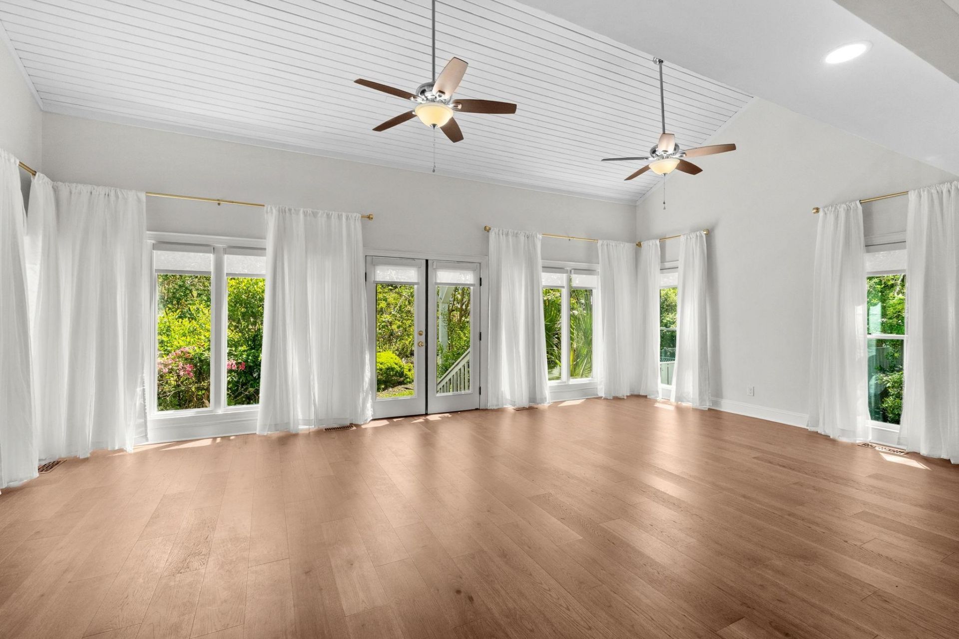 5704 Woodside Ave.  Photo 38