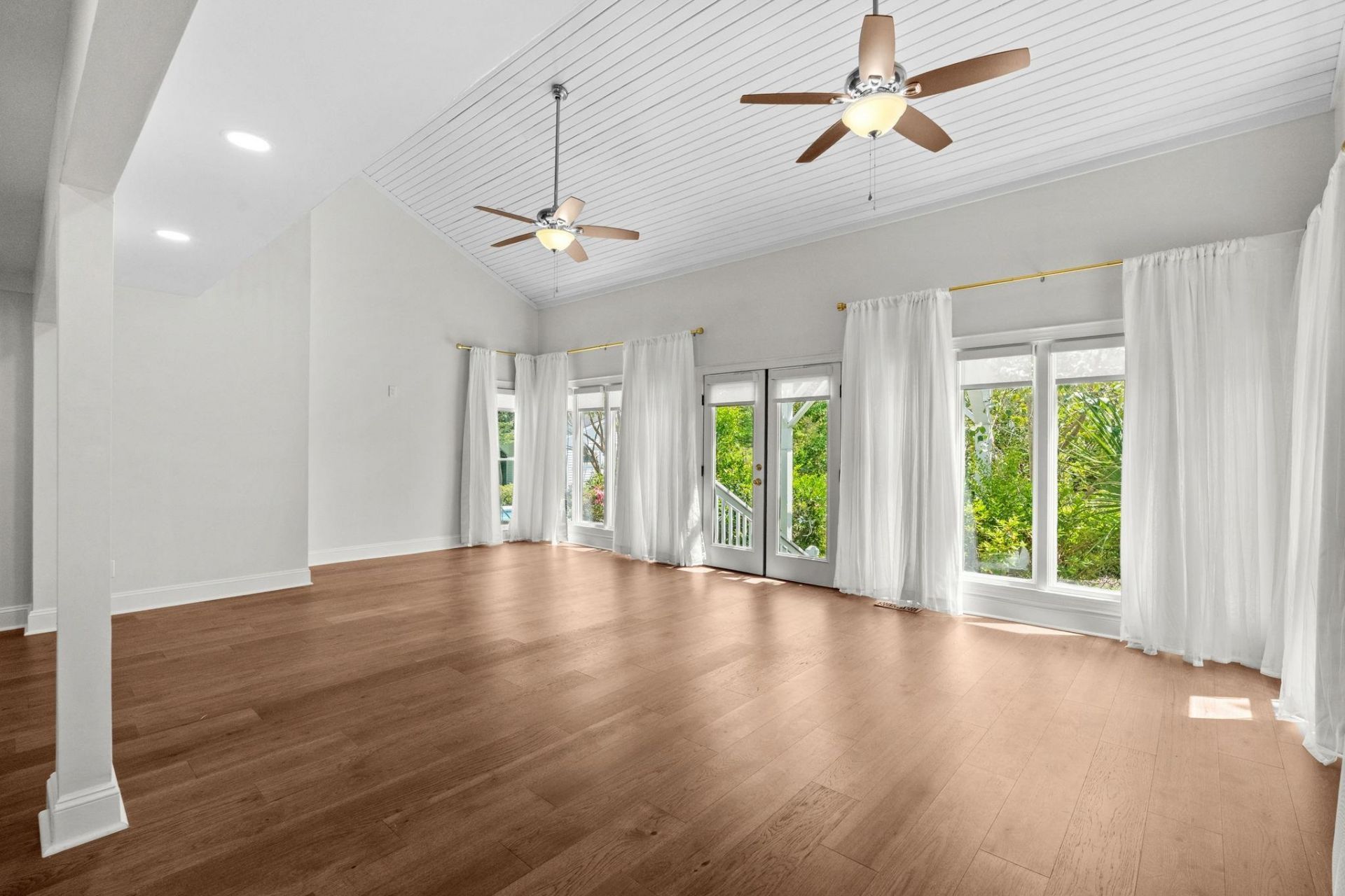 5704 Woodside Ave.  Photo 39