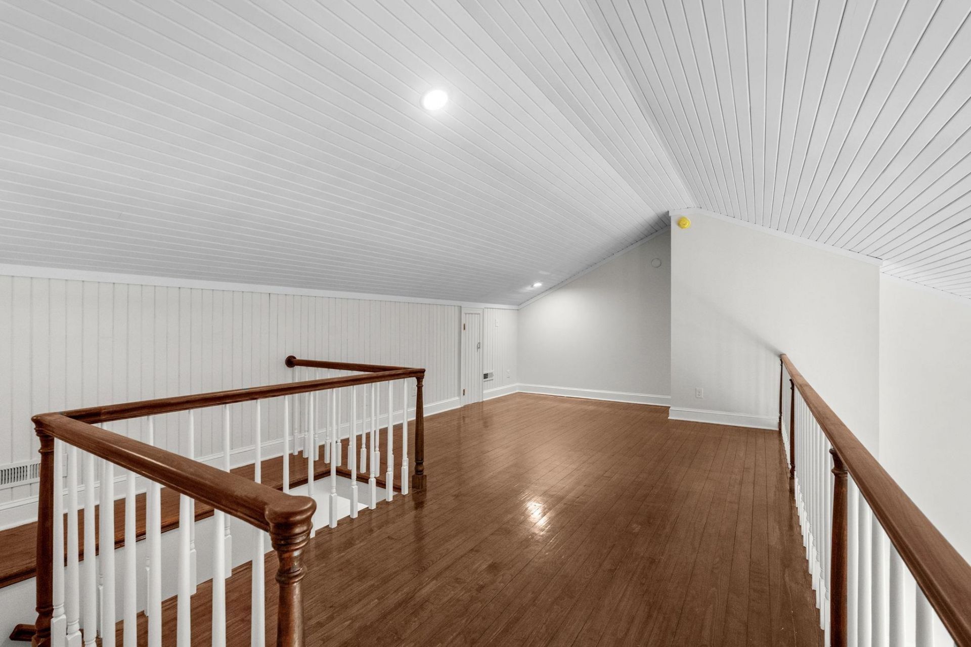 5704 Woodside Ave.  Photo 43