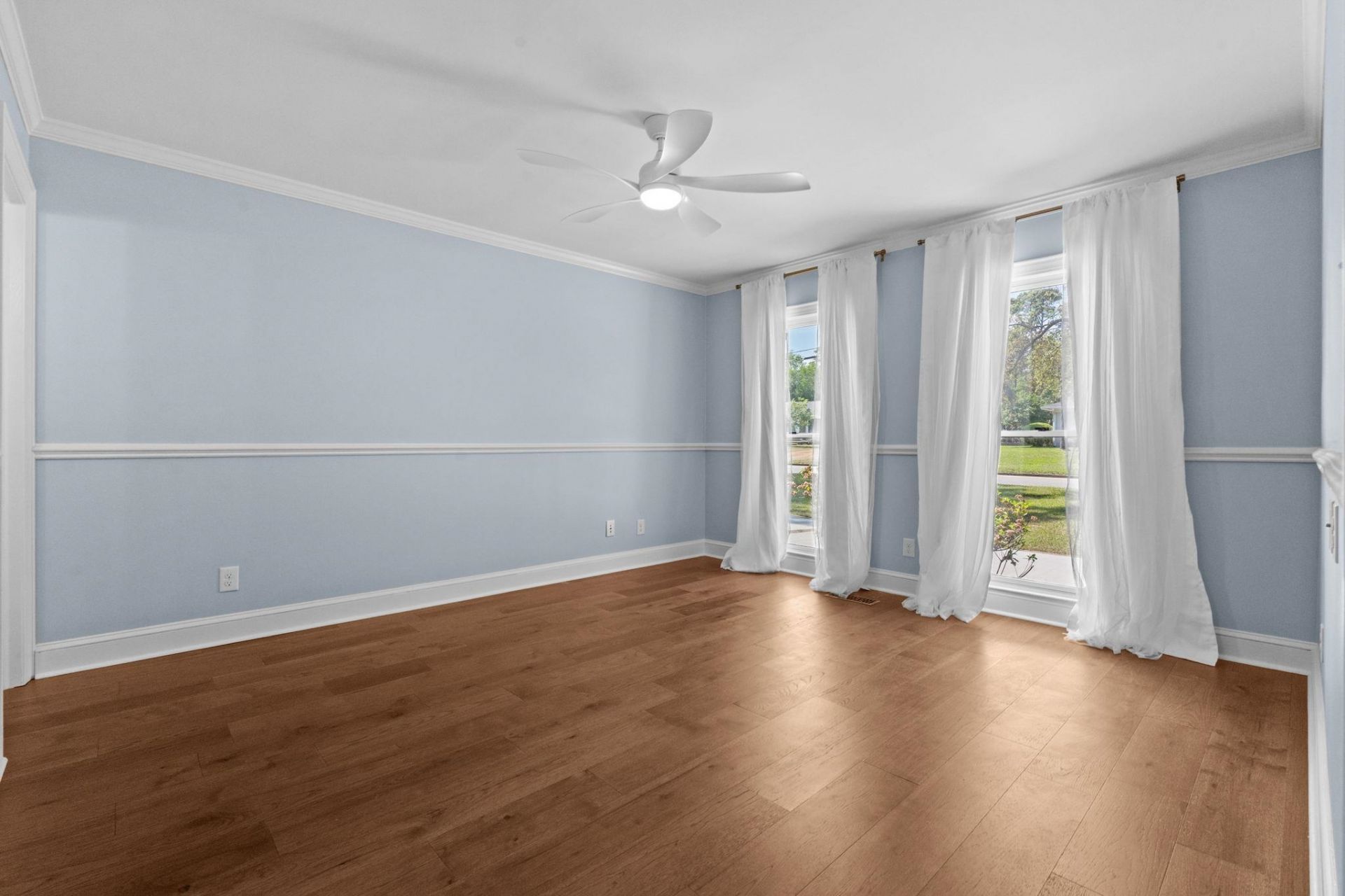 5704 Woodside Ave.  Photo 61