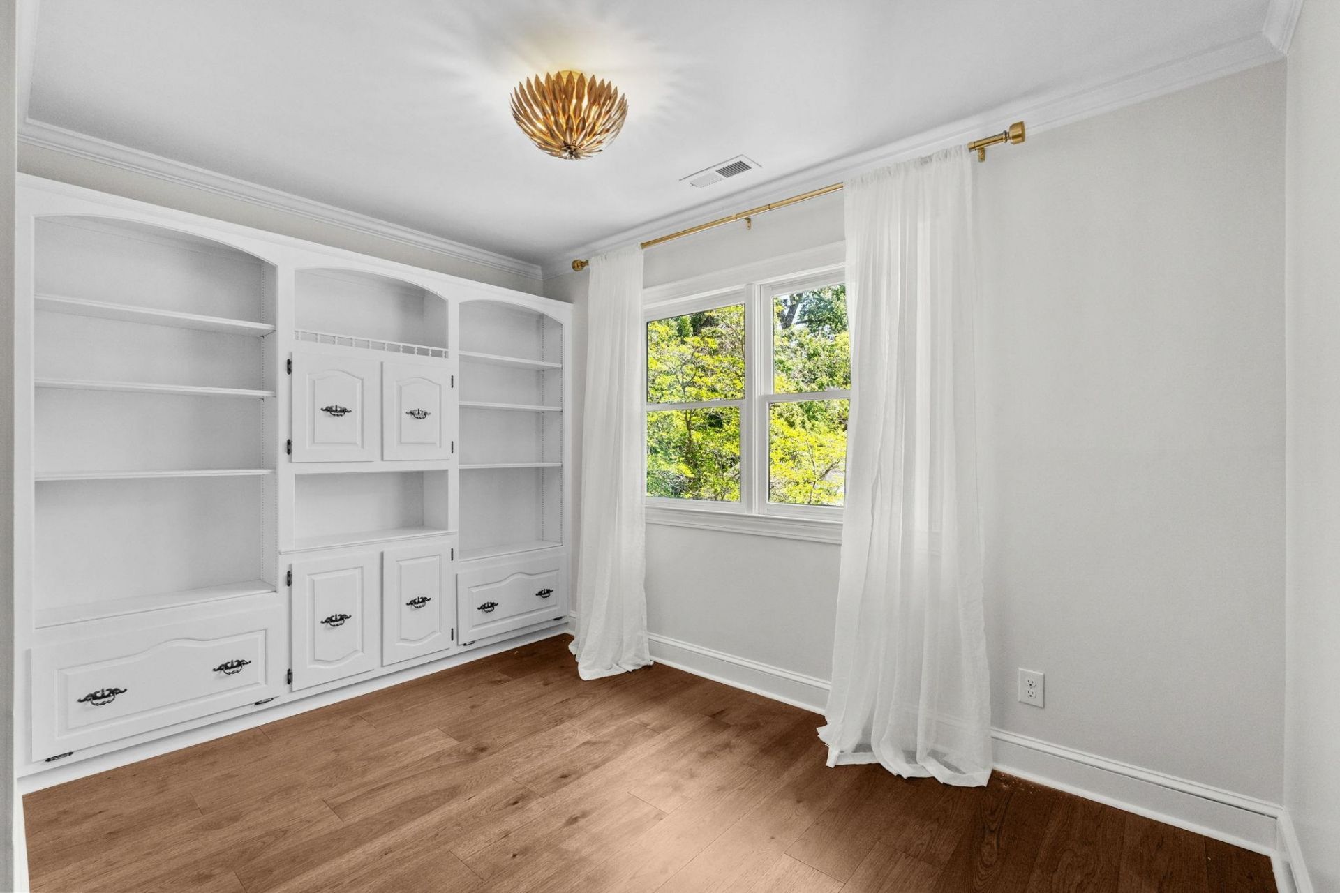 5704 Woodside Ave.  Photo 68