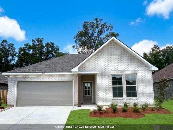 18823 Corlis Green Dr, Zachary, LA 70791