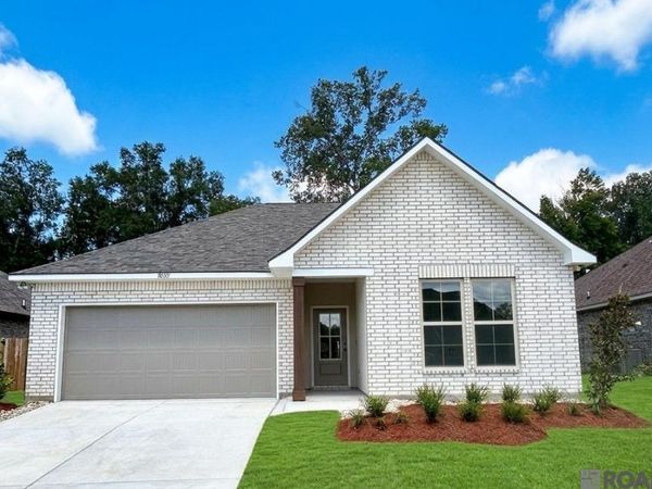 18823 Corlis Green Dr, Zachary, LA 70791