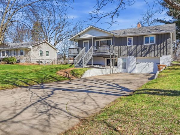 6950 35th Street N, Oakdale, MN 55128