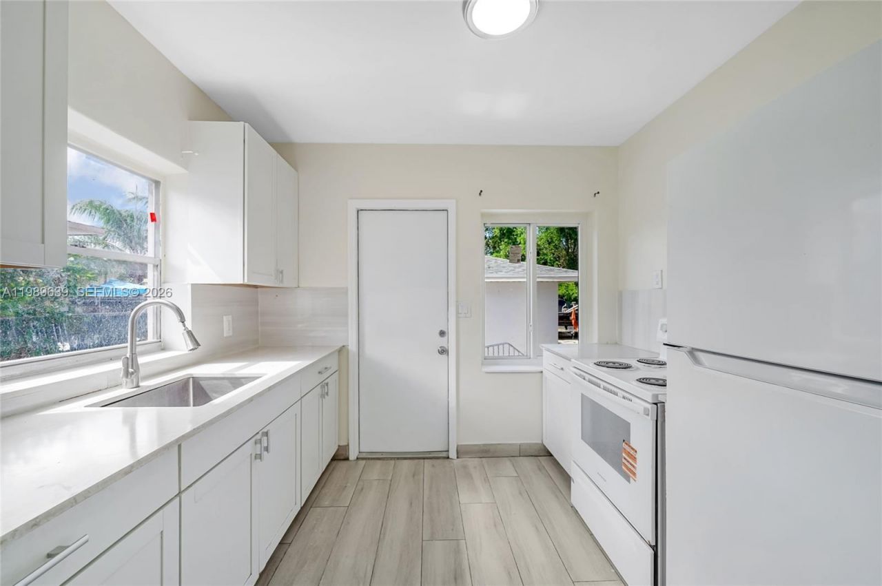 2025 Fillmore St, Unit 1-2, Hollywood, FL 33020 Photo