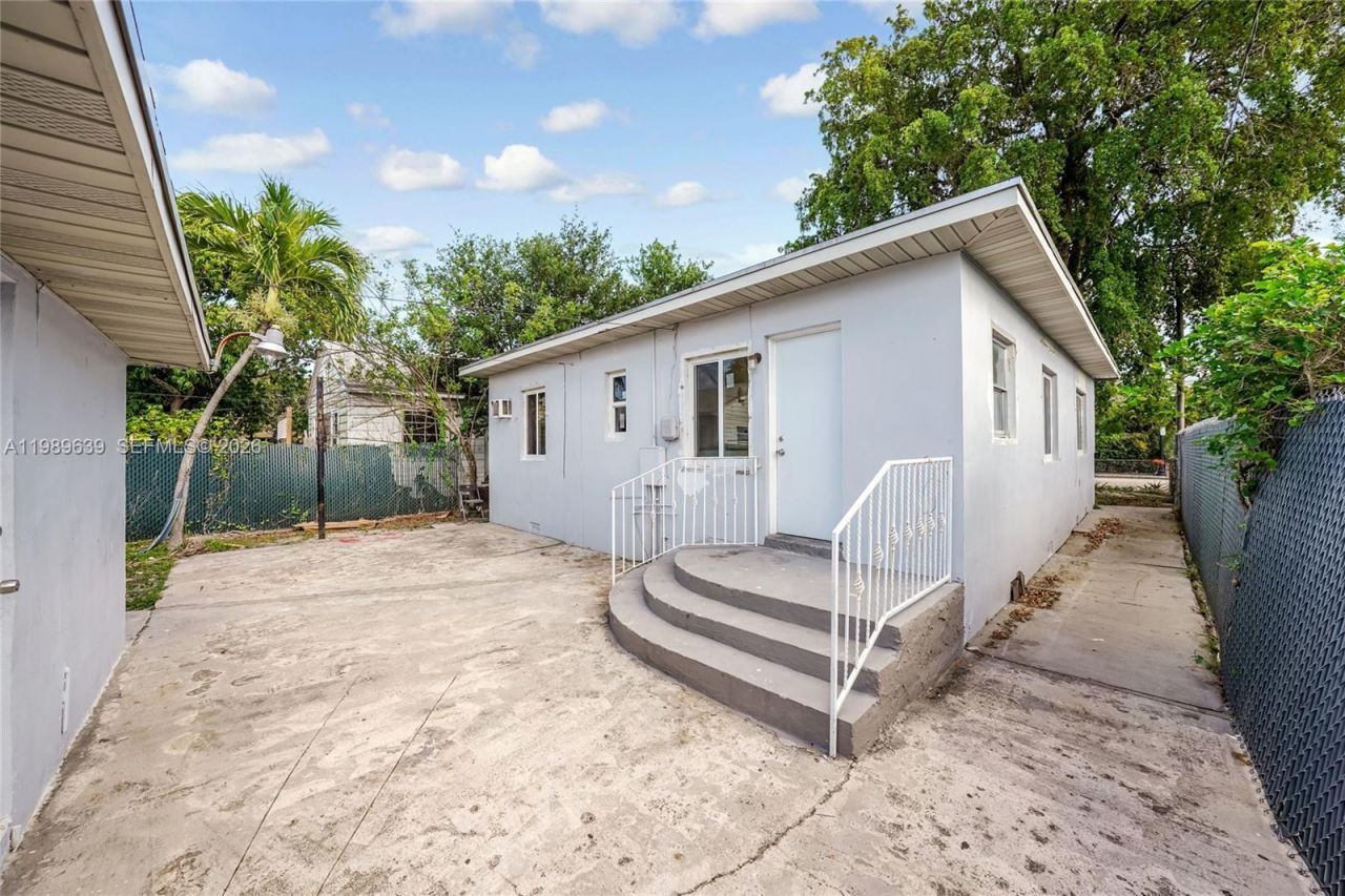2025 Fillmore St, Unit 1-2, Hollywood, FL 33020 Photo