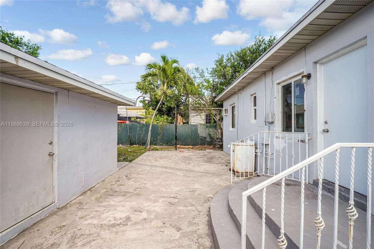 2025 Fillmore St, Unit 1-2, Hollywood, FL 33020 Photo