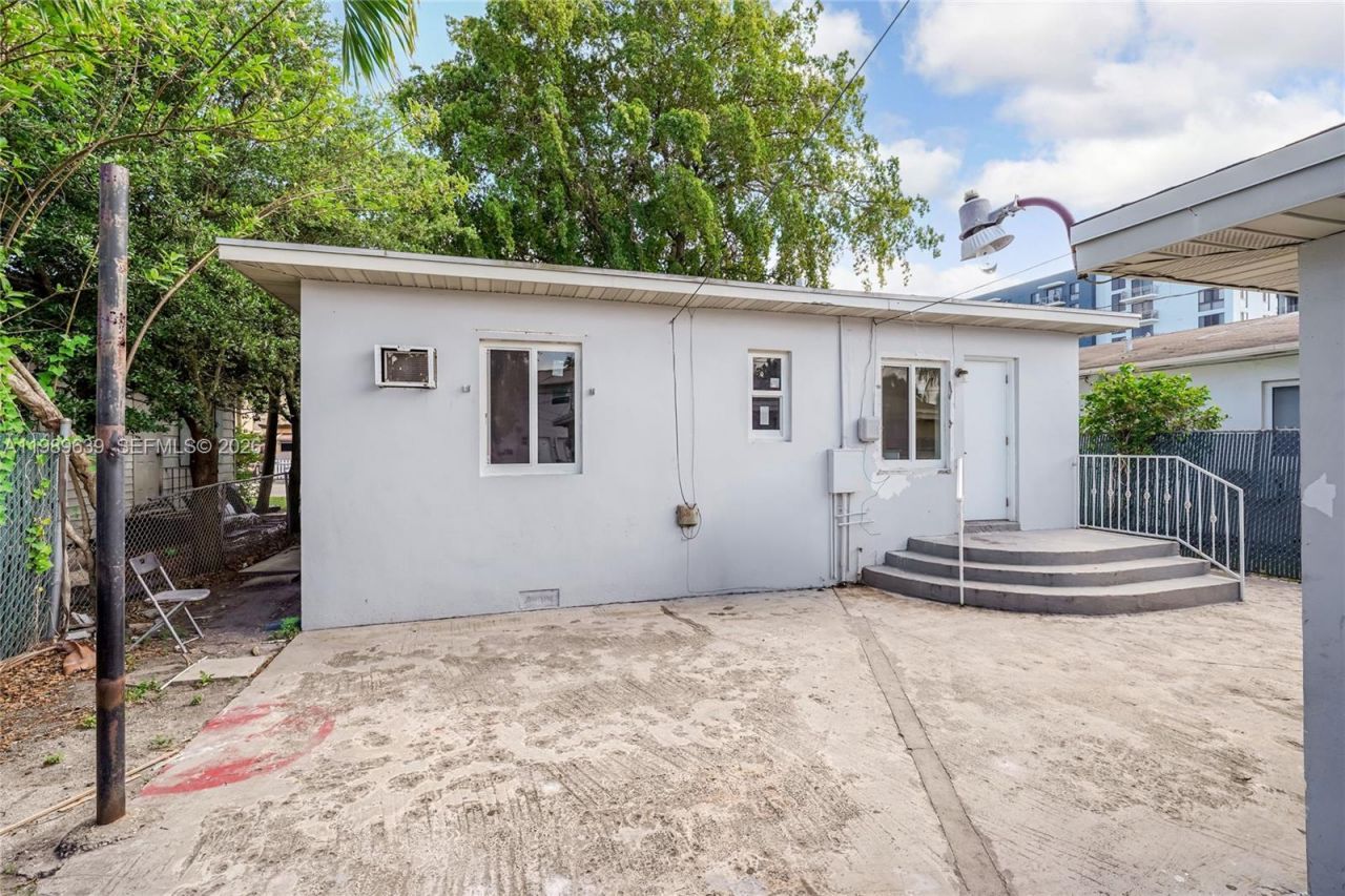 2025 Fillmore St, Unit 1-2, Hollywood, FL 33020 Photo