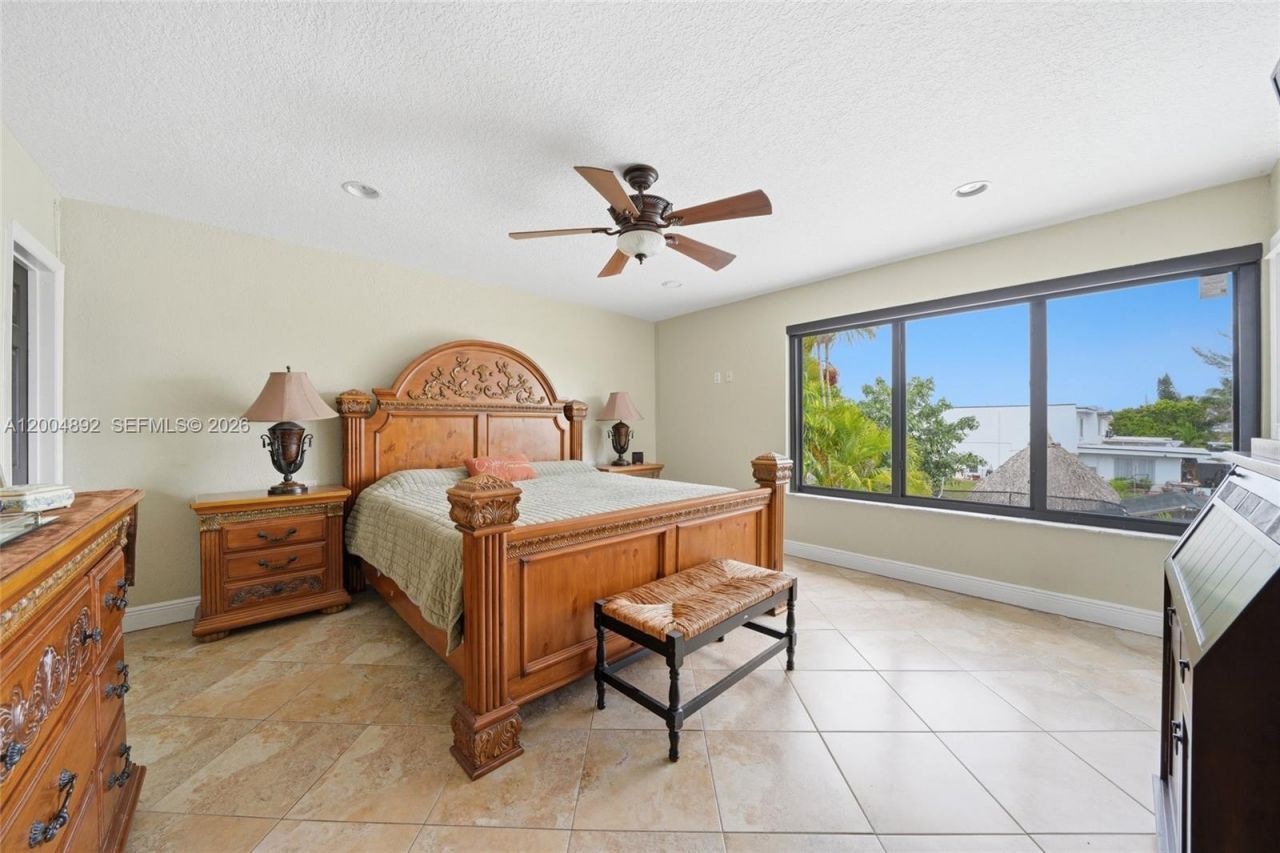 1789 W 72nd St, Hialeah, FL 33014 Photo