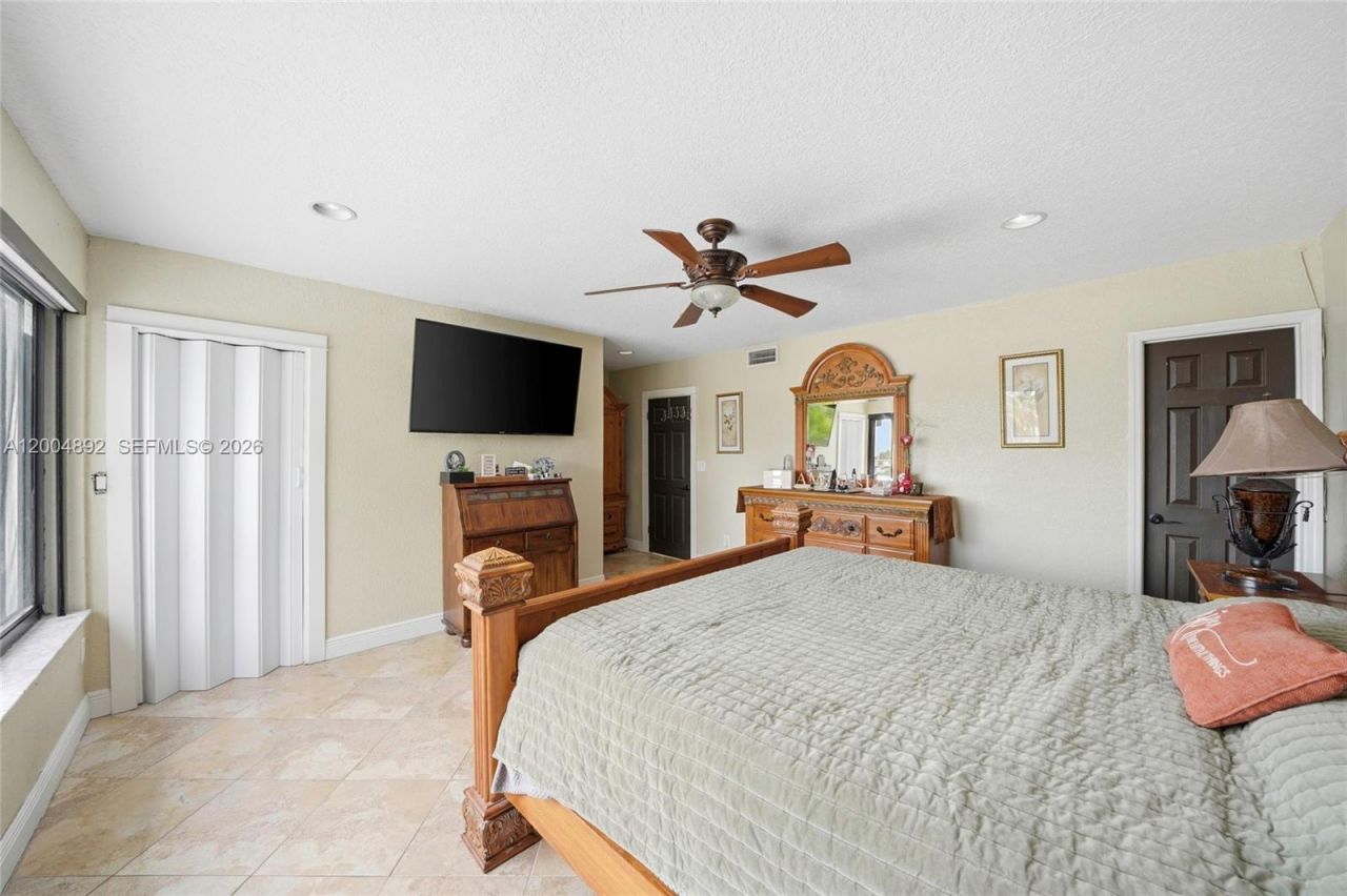 1789 W 72nd St, Hialeah, FL 33014 Photo