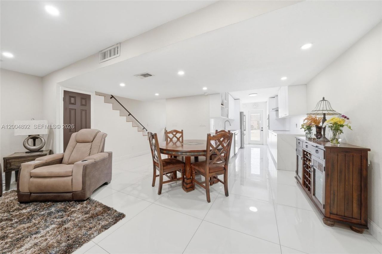 1789 W 72nd St, Hialeah, FL 33014 Photo