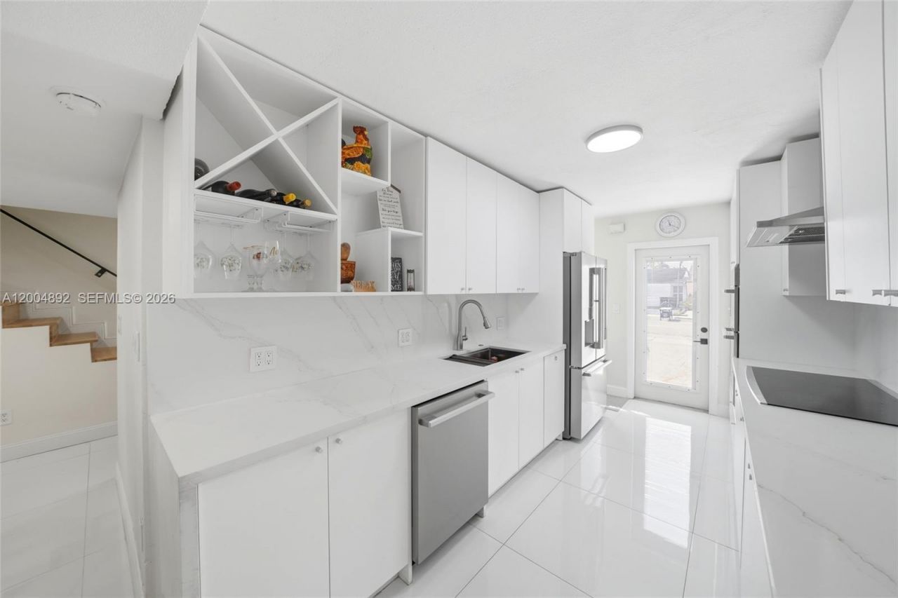 1789 W 72nd St, Hialeah, FL 33014 Photo