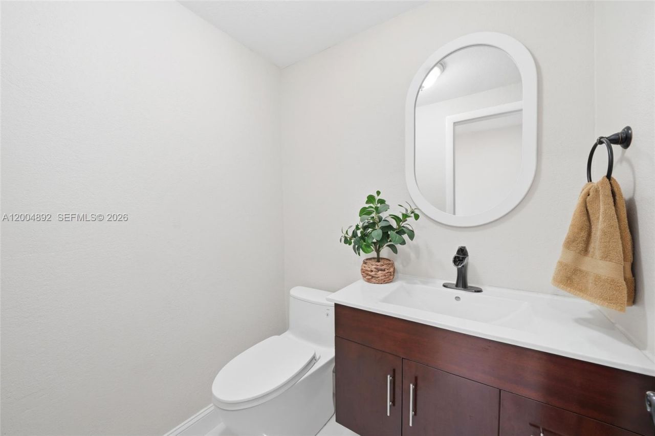 1789 W 72nd St, Hialeah, FL 33014 Photo