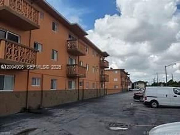 2330 NW 11th St , Unit 24, Miami, FL 33125