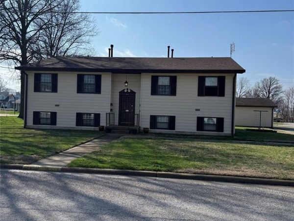300 N 1st Street , Breese, IL 62230