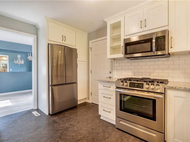 4028 Crestwood Street NW, Canton, OH 44708 Photo 12