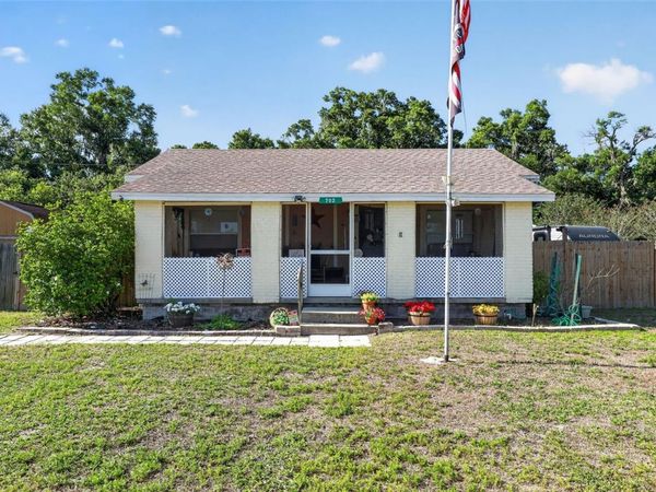 702 NW 3RD STREET , MULBERRY, FL 33860