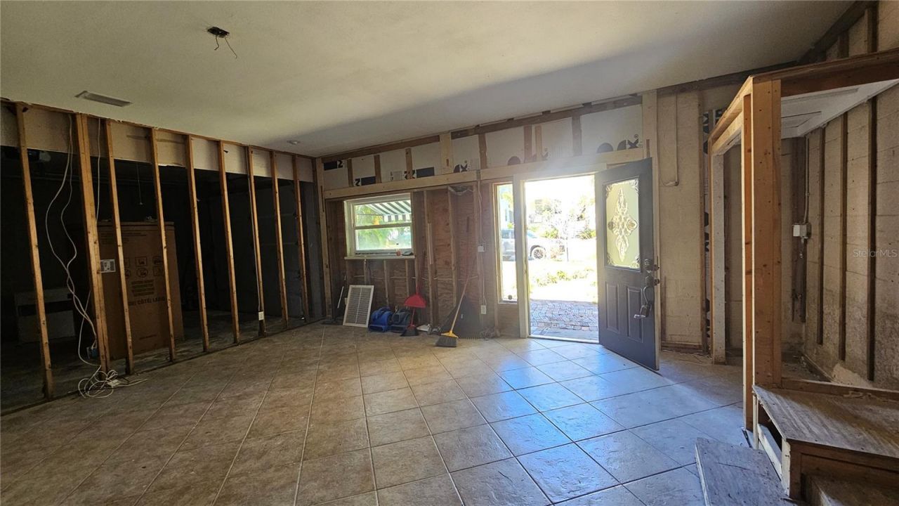 208 48th Avenue N, Saint Petersburg, FL 33703 Photo