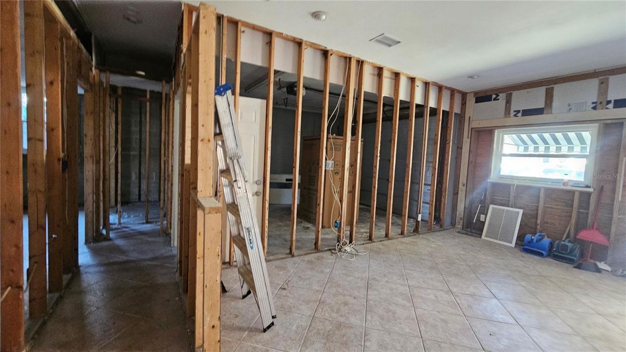 208 48th Avenue N, Saint Petersburg, FL 33703 Photo
