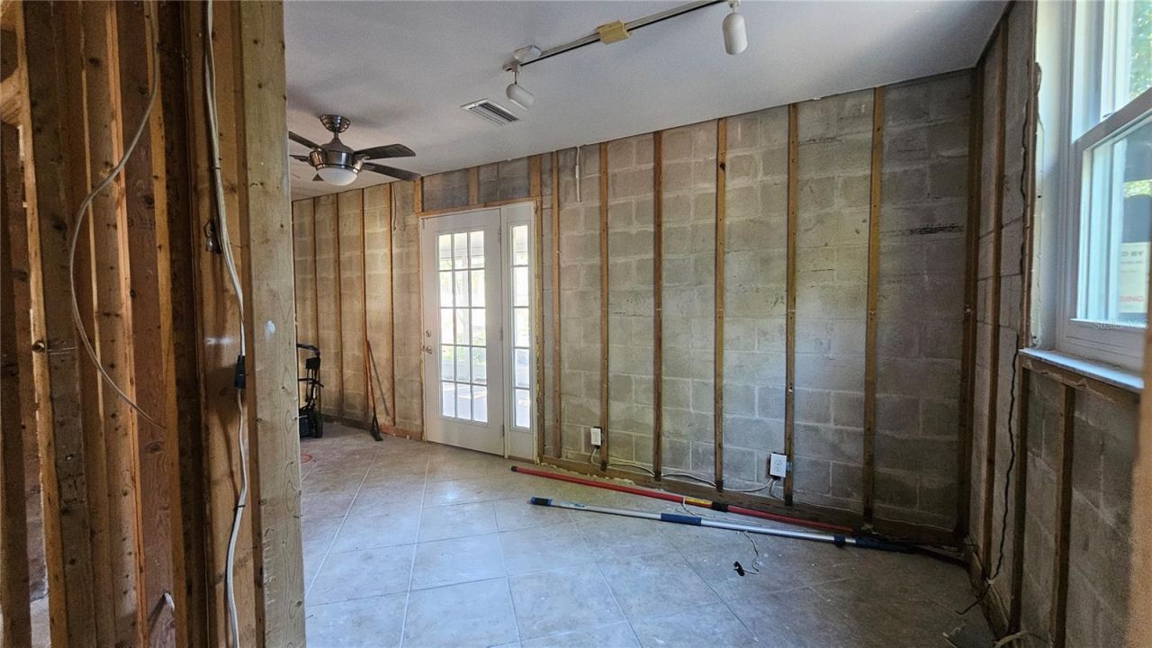 208 48th Avenue N, Saint Petersburg, FL 33703 Photo