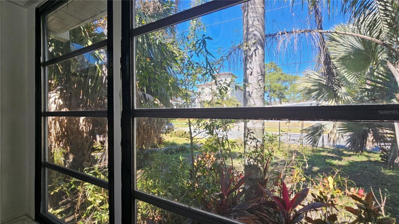 208 48th Avenue N, Saint Petersburg, FL 33703 Photo