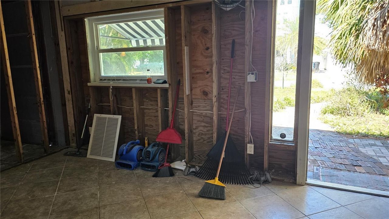 208 48th Avenue N, Saint Petersburg, FL 33703 Photo