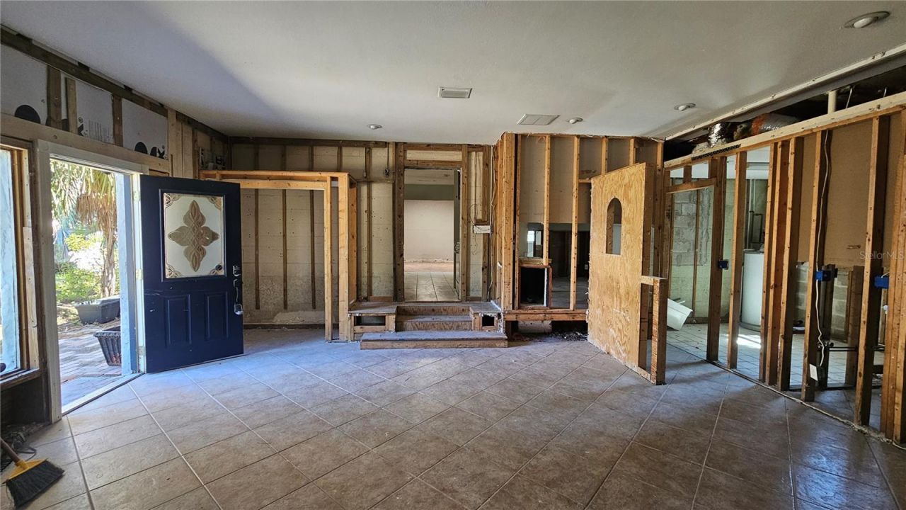 208 48th Avenue N, Saint Petersburg, FL 33703 Photo