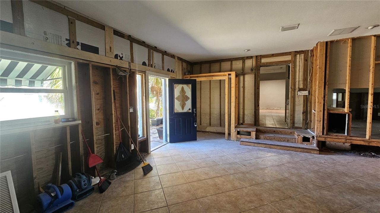 208 48th Avenue N, Saint Petersburg, FL 33703 Photo
