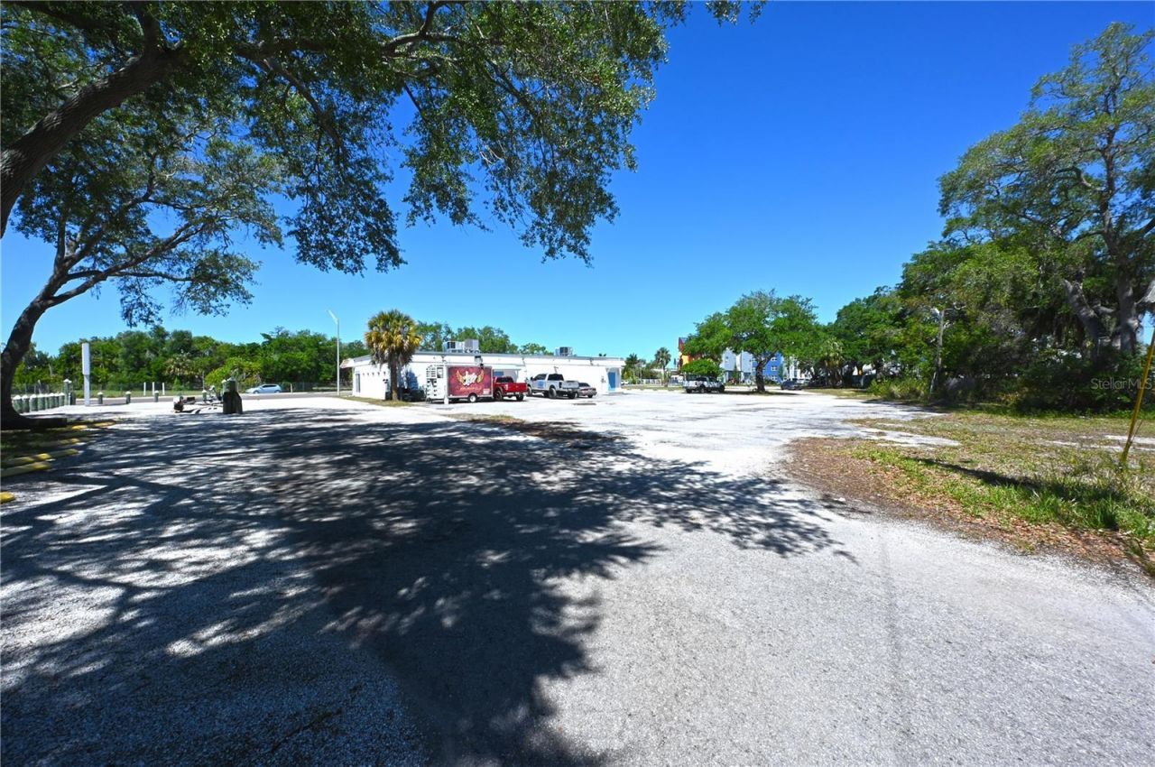 4500 N Tamiami Trail , Sarasota, FL 34234 Photo