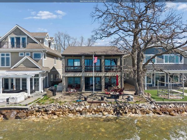 1403 S Lakeview Drive, Clear Lake, IA 50428