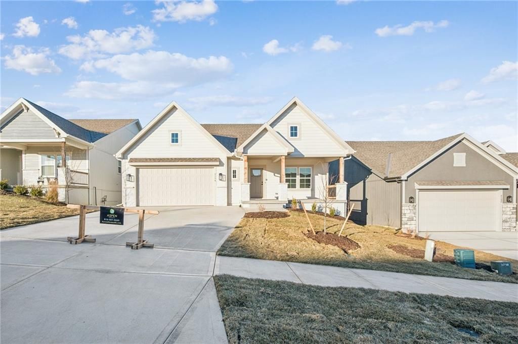 2149 Black Walnut Drive, Liberty, MO 64068 Main Photo