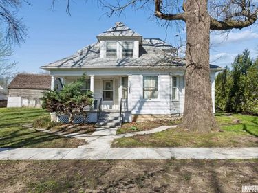 202 Eldon Street , Talmage, NE 68448