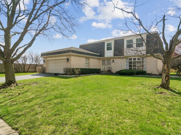 10 Fairview Avenue , Deerfield, IL 60015