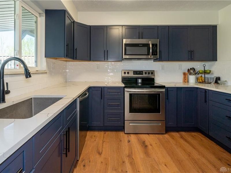 9853 Clearcreek Franklin Road, Franklin Township, OH 45342 Photo 6