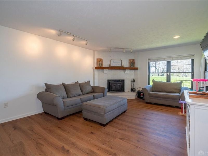 9853 Clearcreek Franklin Road, Franklin Township, OH 45342 Photo 7