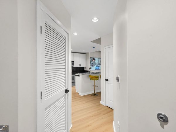 250 Pharr Road NE, Unit APT 1702, Atlanta, GA 30305