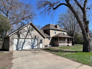 627 W 1st Street S, Cottonwood, MN 56229