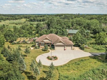 2711 44th Street W, Webster, MN 55088