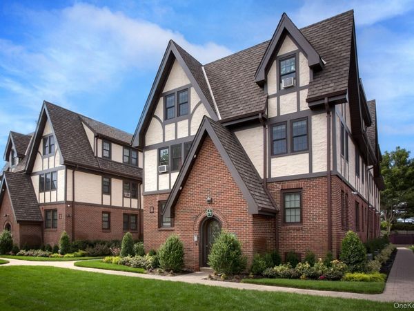 78 South Clinton Avenue , Unit 2A, Bay Shore, NY 11706