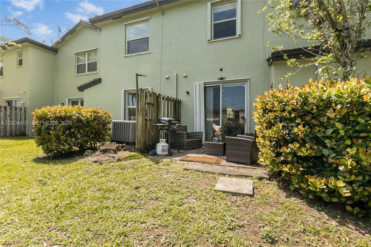 3065 SE 1st Dr , Unit 6, Homestead, FL 33033 Photo