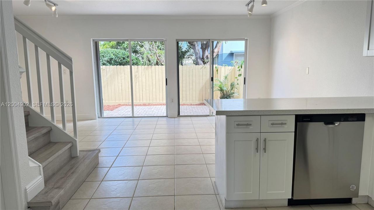 9465 SW 77th Ct, Unit -, Miami, FL 33156 Main Photo